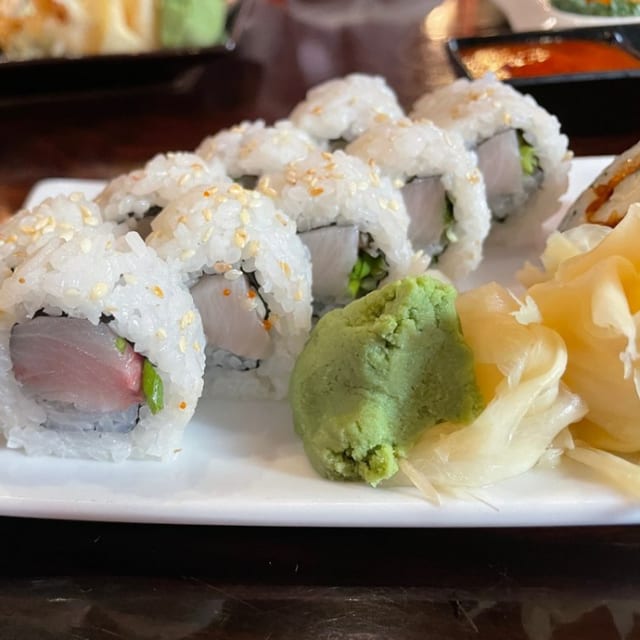 Hamachi Roll.